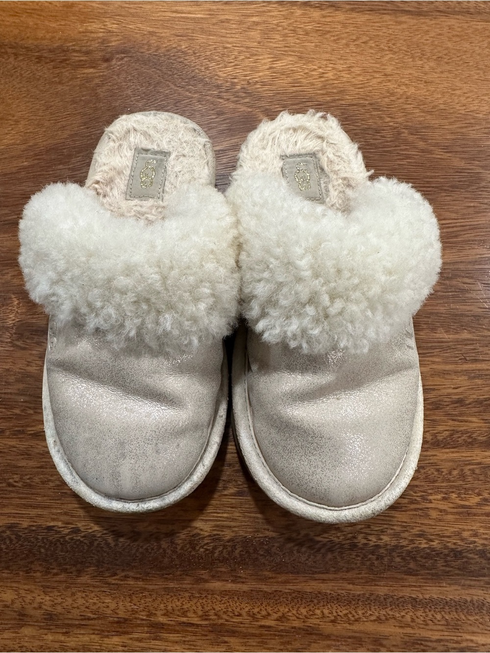 UGG Cozy II Gold Glitter Faux Fur Shearling Slippers Girls Sz 3 Casual Sleepover